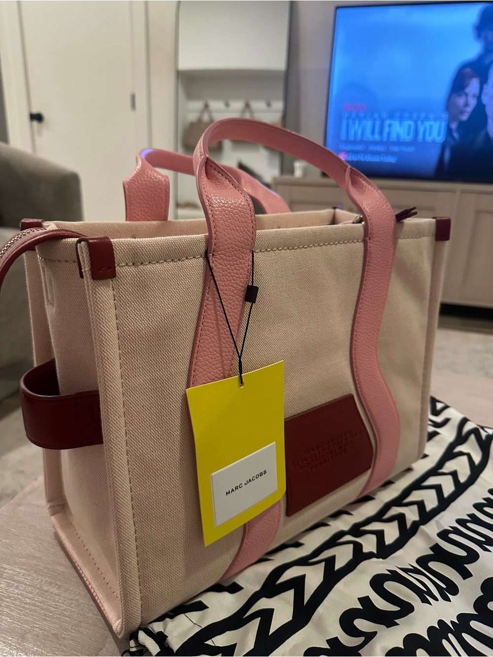BRAND NEW Marc Jacobs The Wavy Medium Tote with Pink Leather Trim - Picture 6 of 15